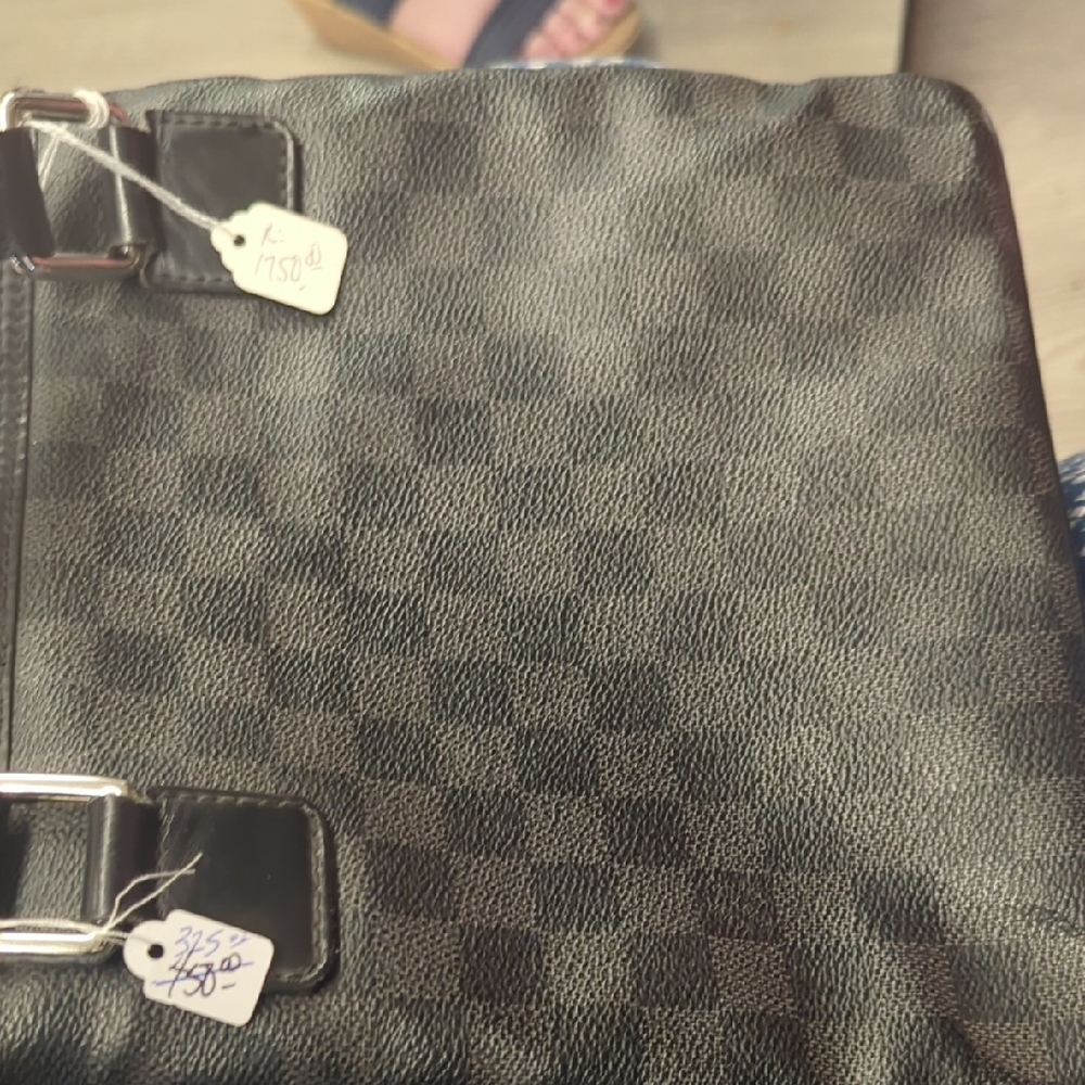 🖤 Authentic Louis Vuitton Damier Graphite Crossbody Pouch 🖤 - Picture 8 of 16